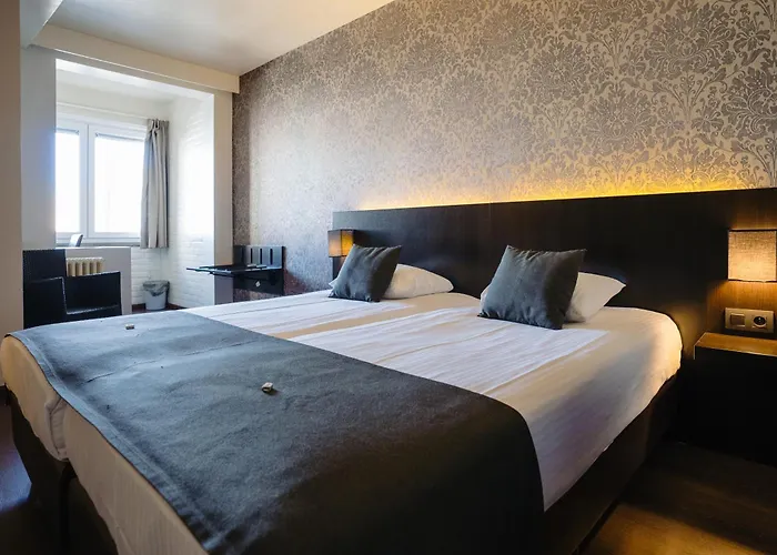 Ambassadeur Hotel 3*