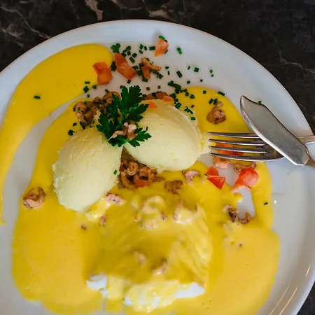 酒店 艾姆巴萨德洛酒店 3*