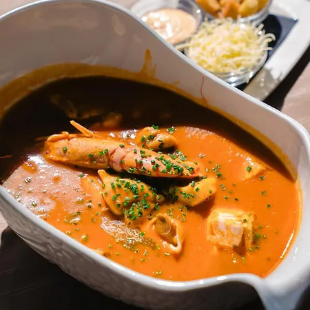 艾姆巴萨德洛酒店 3*